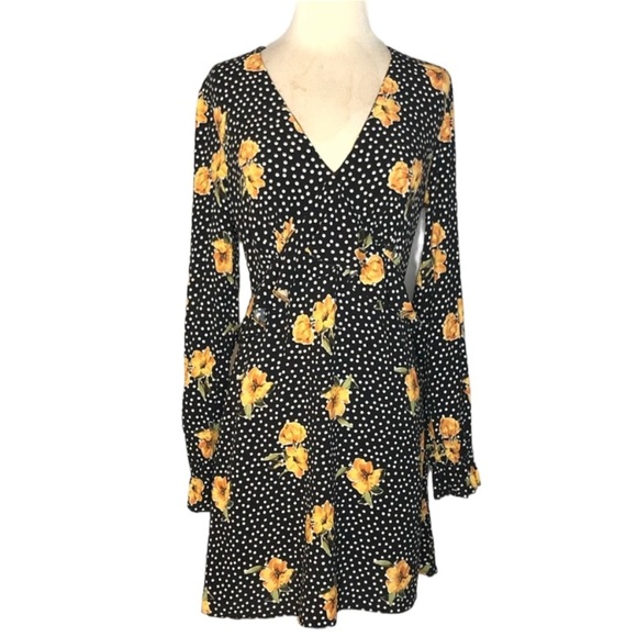 Nobody’s Child Tea Dress with Ruffle Detail In Floral Spot - Picture 5 of 13